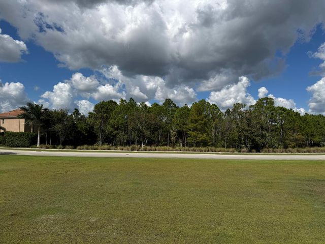 121 SE San Priverno, Port St Lucie, FL 34984