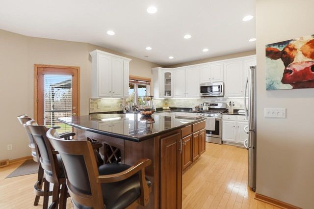 S47W23665 Frontier PASS, Waukesha, WI 53189