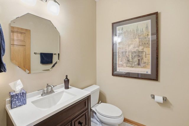 S47W23665 Frontier PASS, Waukesha, WI 53189