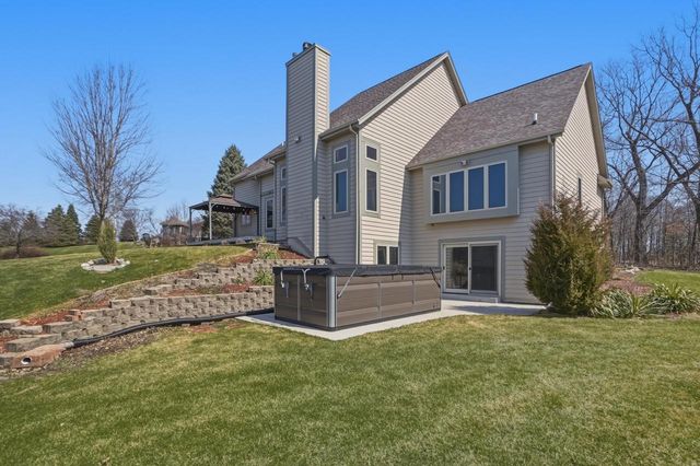 S47W23665 Frontier PASS, Waukesha, WI 53189