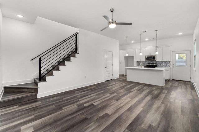 6813 SUENA DR 2, Austin, TX 78741