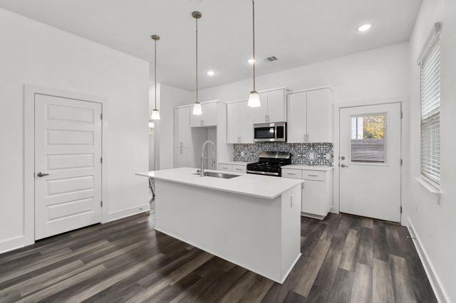 6813 SUENA DR 2, Austin, TX 78741