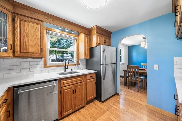 10 Craigie Street, North Providence, RI 02911