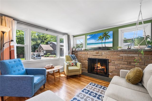 10 Craigie Street, North Providence, RI 02911
