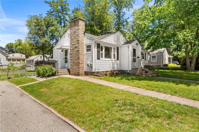 10 Craigie Street, North Providence, RI 02911