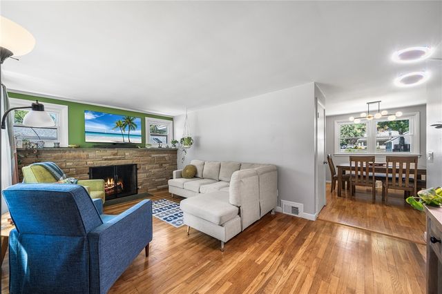 10 Craigie Street, North Providence, RI 02911