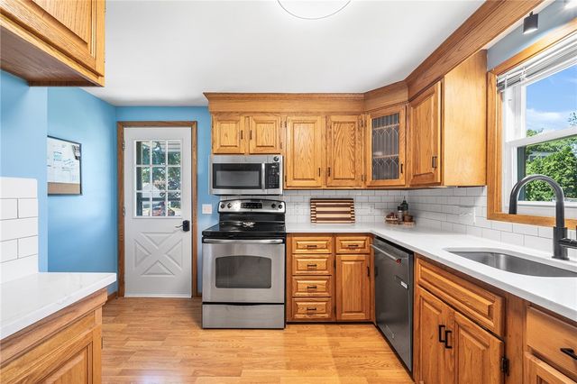 10 Craigie Street, North Providence, RI 02911