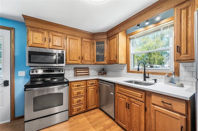 10 Craigie Street, North Providence, RI 02911