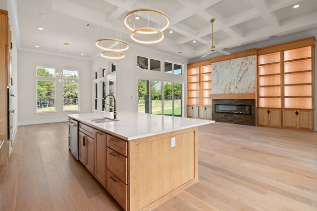 2416 Candlestick Drive, Granbury, TX 76049