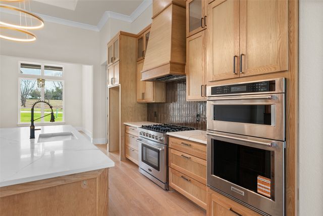 2416 Candlestick Drive, Granbury, TX 76049