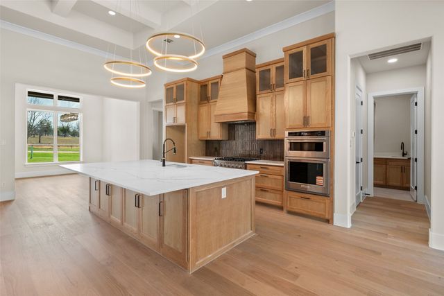 2416 Candlestick Drive, Granbury, TX 76049