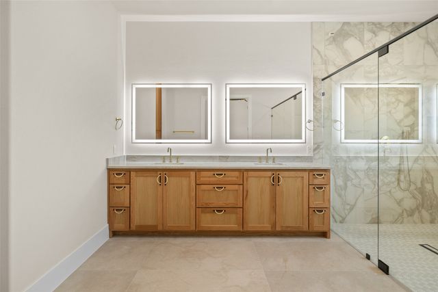 2416 Candlestick Drive, Granbury, TX 76049