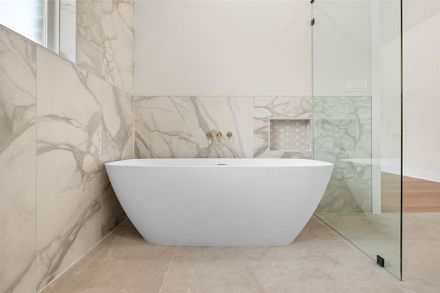 2416 Candlestick Drive, Granbury, TX 76049