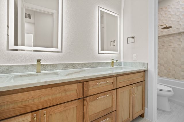 2416 Candlestick Drive, Granbury, TX 76049