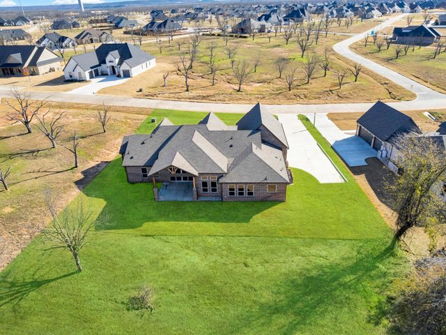 2416 Candlestick Drive, Granbury, TX 76049