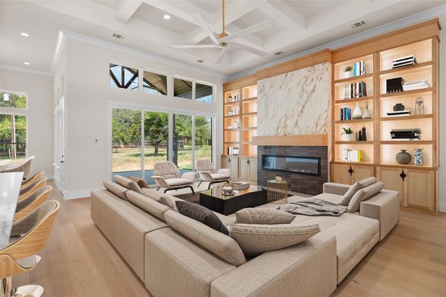 2416 Candlestick Drive, Granbury, TX 76049