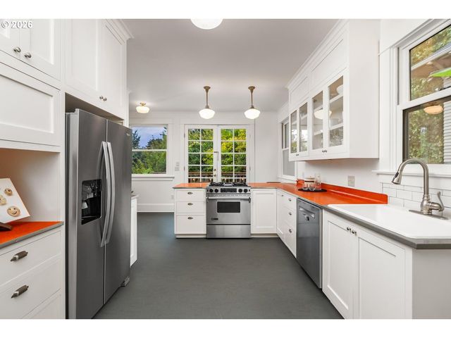 2307 Ne 42ND Ave, Portland, OR 97213