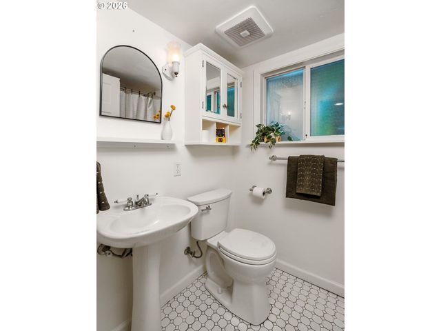 2307 Ne 42ND Ave, Portland, OR 97213