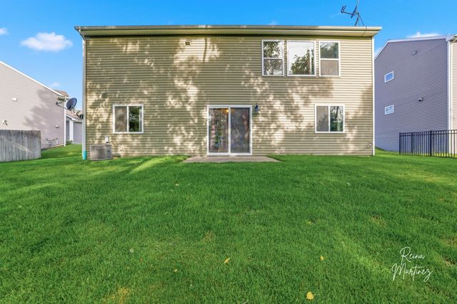 1037 Sunfield Drive, Holland, MI 49424