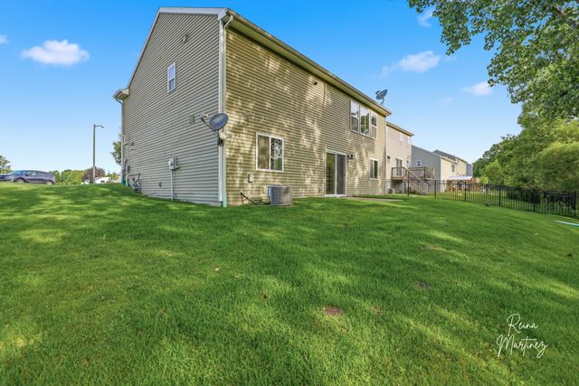 1037 Sunfield Drive, Holland, MI 49424