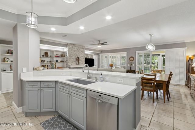 145 N CHAMPIONS Way 112, St. Augustine, FL 32092