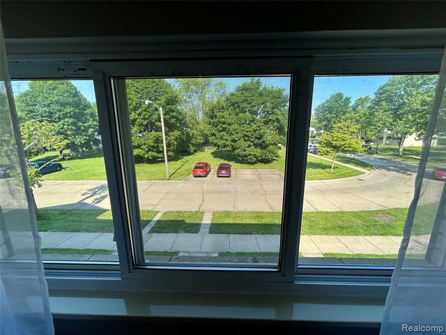 166 N Christine Circle, Mount Clemens, MI 48043