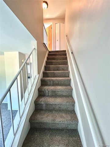 166 N Christine Circle, Mount Clemens, MI 48043