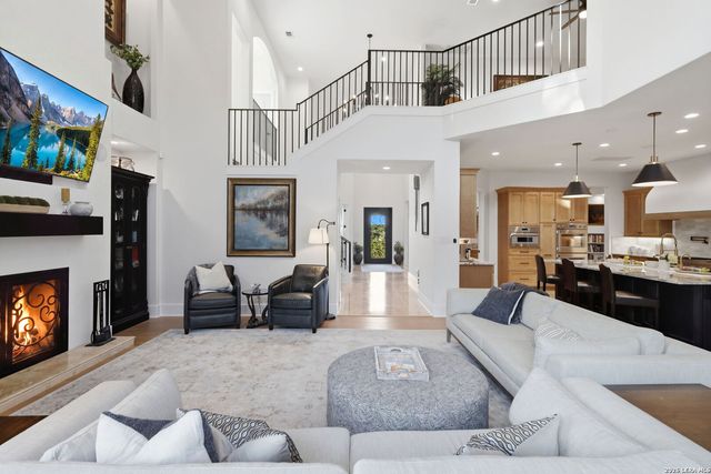 179 HORSESHOE BND, Boerne, TX 78006