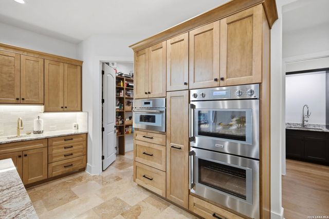 179 HORSESHOE BND, Boerne, TX 78006