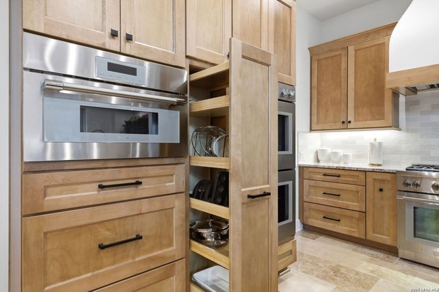 179 HORSESHOE BND, Boerne, TX 78006
