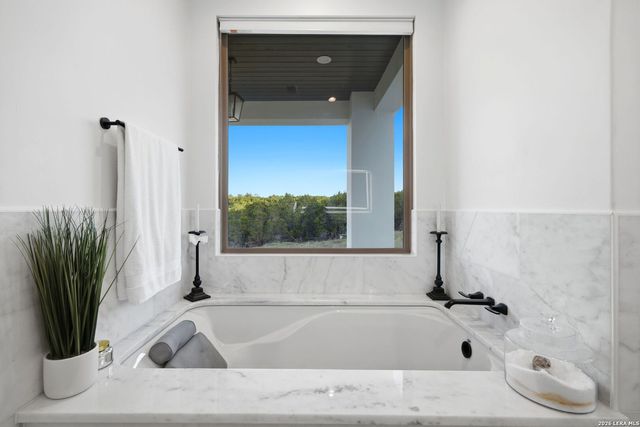 179 HORSESHOE BND, Boerne, TX 78006
