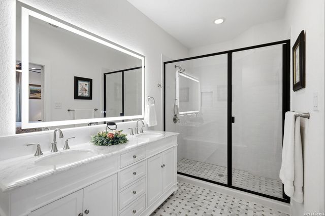 179 HORSESHOE BND, Boerne, TX 78006