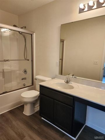 628 Vista Conn Drive, Unincorporated, MO 63125