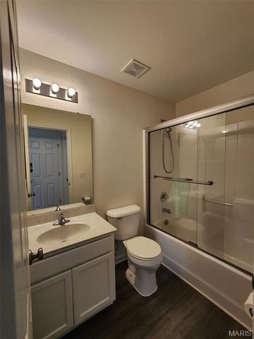 628 Vista Conn Drive, Unincorporated, MO 63125