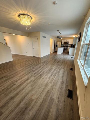 628 Vista Conn Drive, Unincorporated, MO 63125