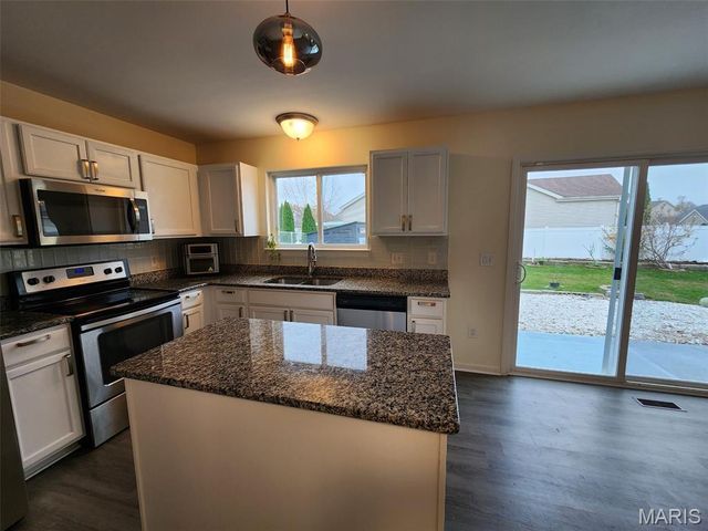 628 Vista Conn Drive, Unincorporated, MO 63125