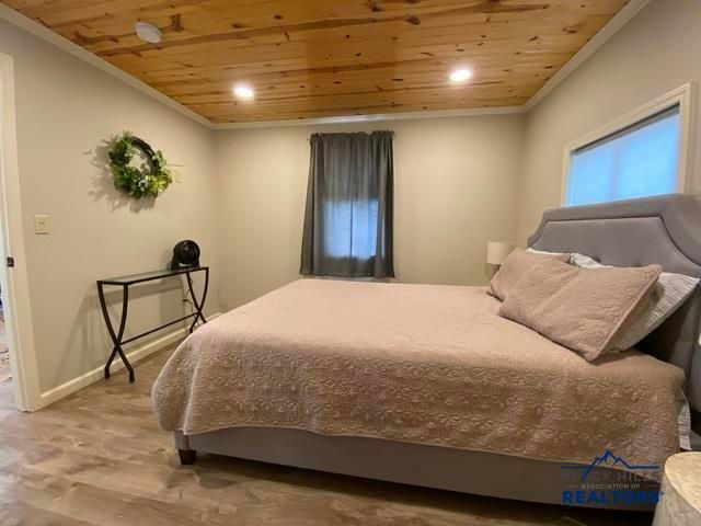 352 PINE MT AVE, Hill City, SD 57745