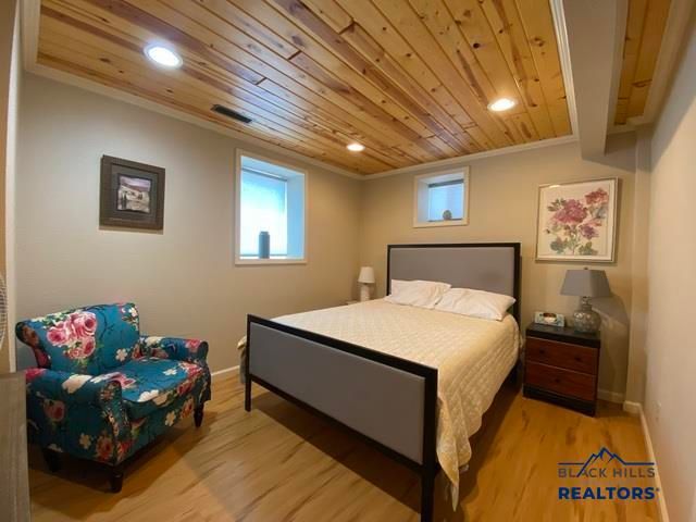352 PINE MT AVE, Hill City, SD 57745