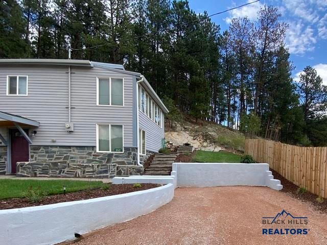 352 PINE MT AVE, Hill City, SD 57745