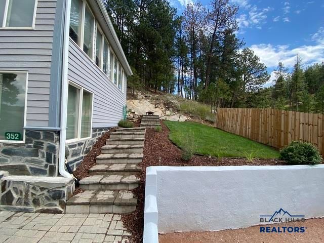 352 PINE MT AVE, Hill City, SD 57745