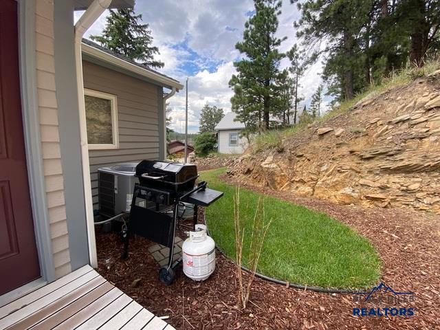 352 PINE MT AVE, Hill City, SD 57745