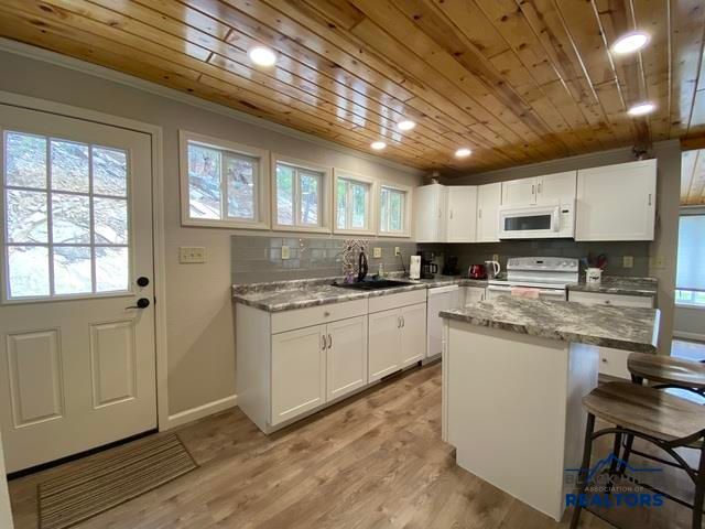 352 PINE MT AVE, Hill City, SD 57745