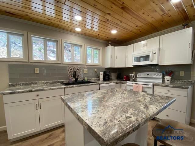 352 PINE MT AVE, Hill City, SD 57745