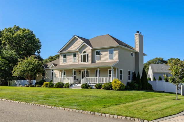 9 Valerie Court, Centereach, NY 11720