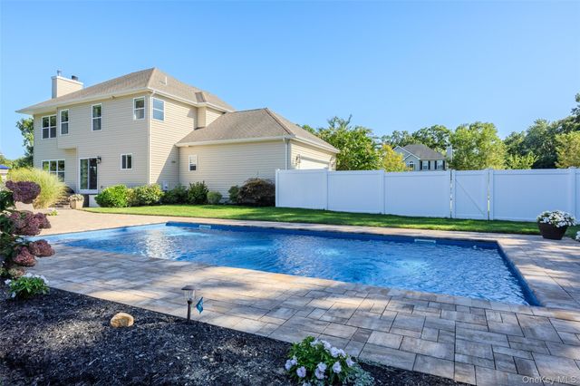 9 Valerie Court, Centereach, NY 11720