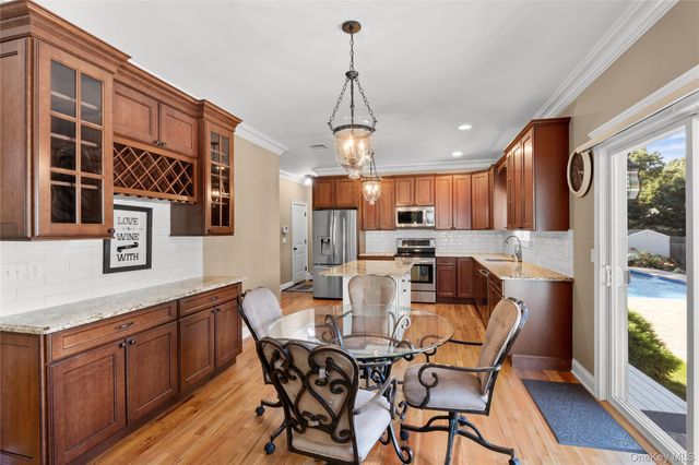 9 Valerie Court, Centereach, NY 11720