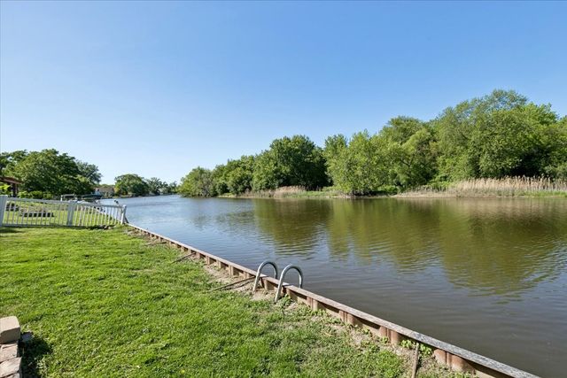 42515 N Forest Lane, Antioch, IL 60002