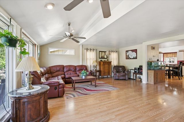 42515 N Forest Lane, Antioch, IL 60002