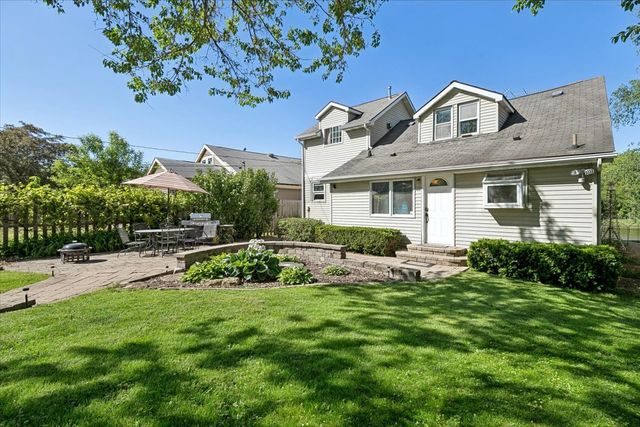 42515 N Forest Lane, Antioch, IL 60002