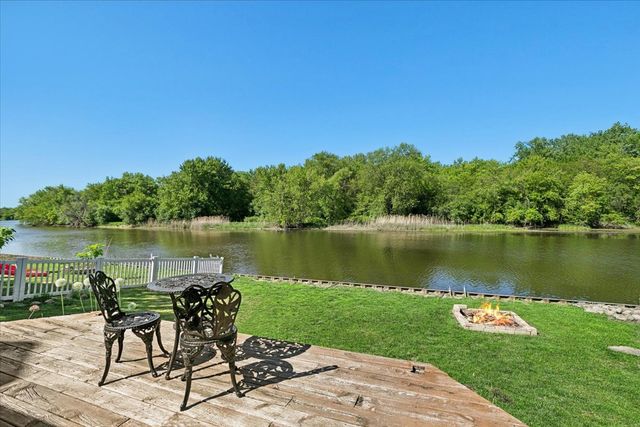 42515 N Forest Lane, Antioch, IL 60002